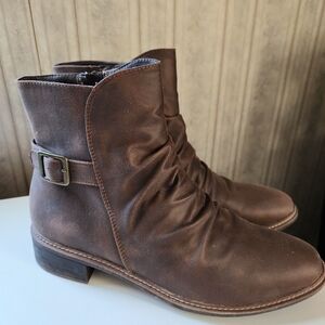 WHITE MOUNTAIN "Cliffs" boots NIB